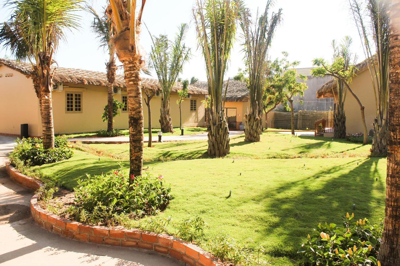 Eagles Beach Resort Phan Thiet Bagian luar foto