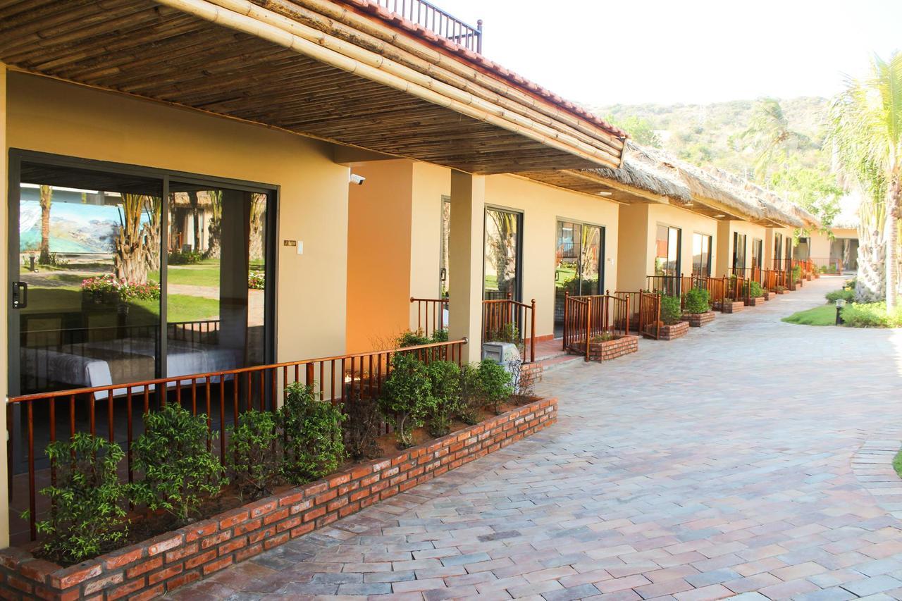 Eagles Beach Resort Phan Thiet Bagian luar foto